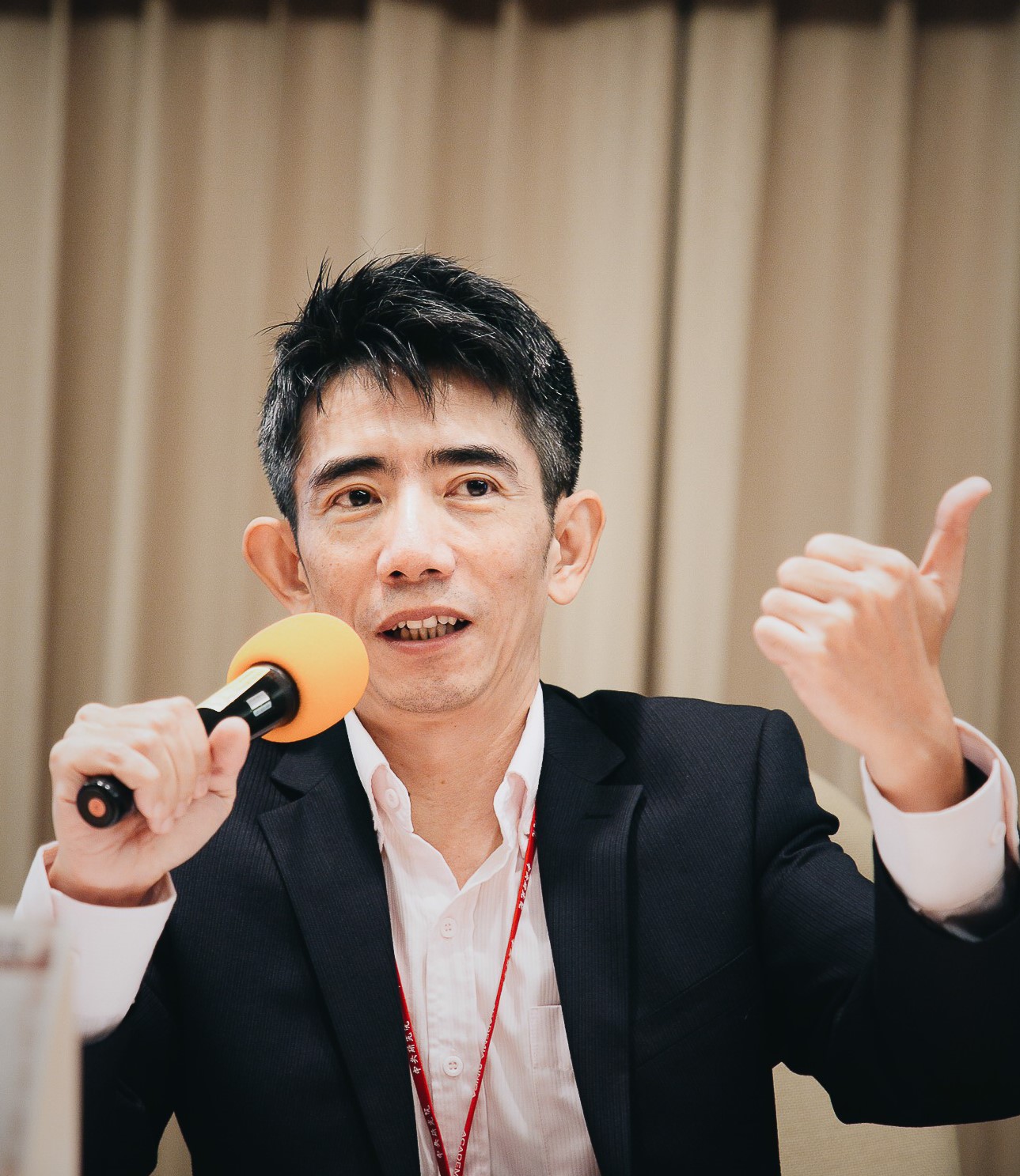 汪宏倫照片
